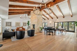 Oak and Vine Vineyard Estate - 3