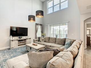 Luxury 5BR Near Disney | Pool & Golf Retreat - 2
