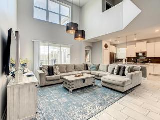 Luxury 5BR Near Disney | Pool & Golf Retreat - 0