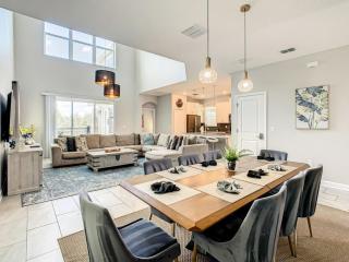 Luxury 5BR Near Disney | Pool & Golf Retreat - 3