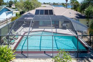 Casa Sunshine - Budget-Friendly Charming Heated Pool Home w/Southern Exposure - SWFL Rentals - 8