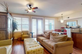 Suits Us - Galveston - 6