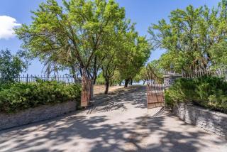Vineyard Retreat - 4
