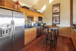 Peachy Canyon Place - 7