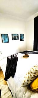 The cozy condo sleeps 6 parking - 3