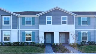 Stunning 5BR Family Townhome with Splash Pool-746G - Davenport - 0
