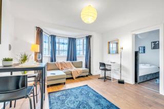 London Family Base - 1-Bed, Baby Cot, Free Parking, Wembley 25 Mins, Tube 10 Mins, Flat 4 - Colindale - 8