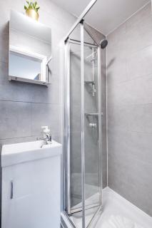 Business travellers, relocation, Corporates, all amenities, toiletries, FEE PARKING, Central, Flat 6 - Colindale - 5