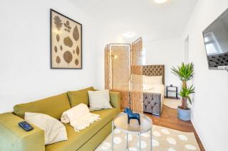 Travellers, corporates, professional, fully equipped kitchen, snacks, coffee, toiletries sleeps 3 - Colindale - 0