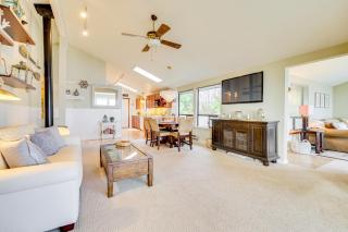 quarter Mi to Beach Family Home with Spacious Deck! - Langley - 2