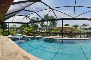 Villa Palms at Mayfair - Cape Coral - 9