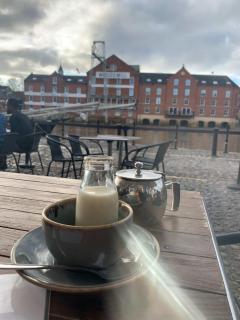 Luxury Apartment Woodsmill View - on the river - with balcony - Recently refurbished - York - 2