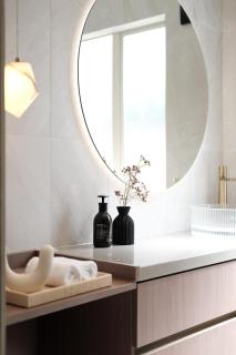 Central, Intimate,mountain lakeside garden retreat - 3