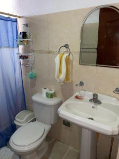 Casa familiar céntrica - San Fernando de Monte Cristi - 1
