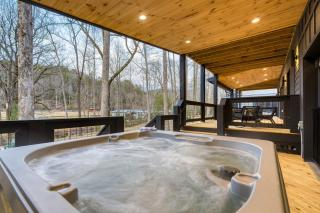 Indoor Pool Hot Tub Firepit Theater All-Season Retreat Kings Crown by AvantStay - Gatlinburg - 5