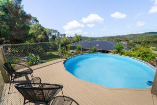 Sunny Paihia Retreat with BBQ, Spa and Pool - 5