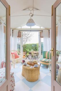 Pocket Cottage Luxury 18th Century Tiny Home in Picturesque Village with Pubs - Stillington - 0