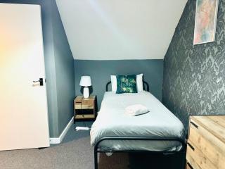 Stanley Resort at Gillingham Central - 8