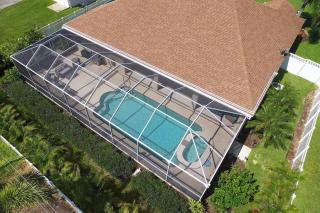 Saltwater electric & solar-heated pool home, with TV on lanai - Villa Addison - Cape Coral - 9
