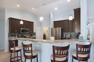 Saltwater electric & solar-heated pool home, with TV on lanai - Villa Addison - Cape Coral - 5