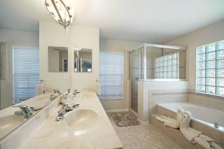 Saltwater electric & solar-heated pool home, with TV on lanai - Villa Addison - Cape Coral - 1