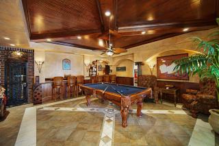 Luxury riverfront 3-story home with bar, gym, and heated pool - The Winslet Estate - Cape Coral - 3