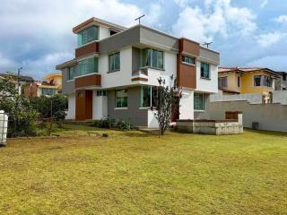 Hermosa casa familiar - 2