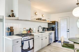 Swim, Ski and Explore Cabin with Yard in Big Bear - Big Bear City - 9