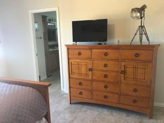 AntelopeCanyonHouse w VIEW offering Deals for two couples pets okay - 1