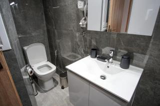 Charming Apt Near Athens Museum! - 4