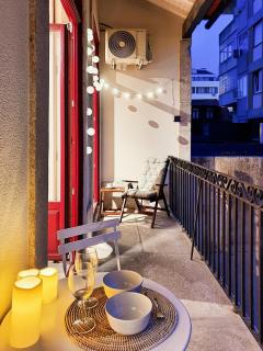 Comfortable flat, cozy balcony close to Aliados Av - Oporto - 8
