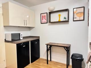 Cosy 2BR Flat, near station in London - Raynes Park - 4
