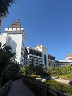 Luxurious 2-Bedroom Condo - 5