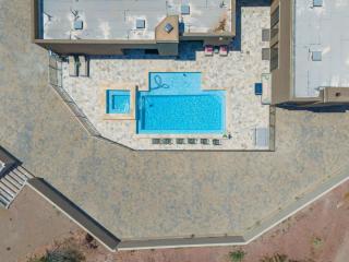 Eagles Lair, Poolside Luxury! - Parker - 2