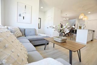 Chic Modern Home,King Bed,Fireplace,Disney - 0