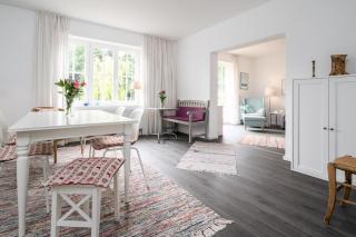 FeHaus-Die-gruene-Tuer - 0