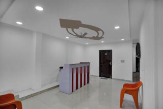 Hotel O Crown - Noida - 9