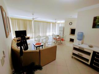 Amplo e confortável apartamento 190 metros da praia! - Itapema - 0
