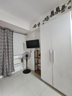 The Bahamas & Maldives Suites by Azure Urban Resort Residences - 9