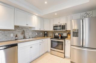 Luxe Fort Pierce Beach Condo with Golf Views! - 2