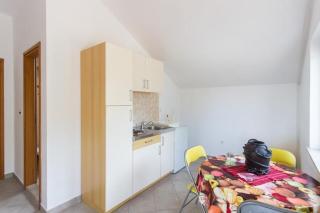Apartments Villa Maslina - Two Bedroom Apartment with Terrace and Garden View - Čilipi - 5