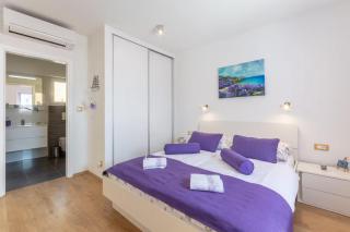 Family friendly house with a swimming pool Bol, Brac - 23809 - 2