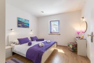 Family friendly house with a swimming pool Bol, Brac - 23809 - 7
