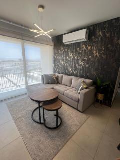 Modern and equipped apartment - - 0