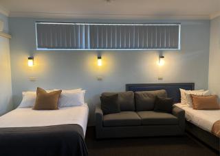 Tall Timbers Motel - 3