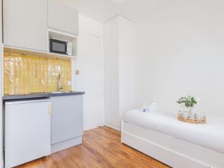 Cozy studio renovated Rue Bugeaud - Paris - 4
