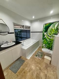 Large apartment with a sea view - Ban Kata - 9