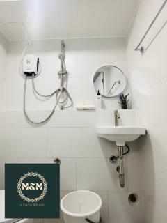 2 Bedroom and Bathroom Staycation Condo in Mandaluyong City near BONI MRT with WIFI and KARAOKE and POOL - 7
