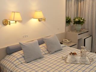 The Park Hotel Piraeus - Piraeus - 6
