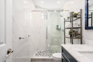 Modern 3 Bed Apt Parking W D - 9